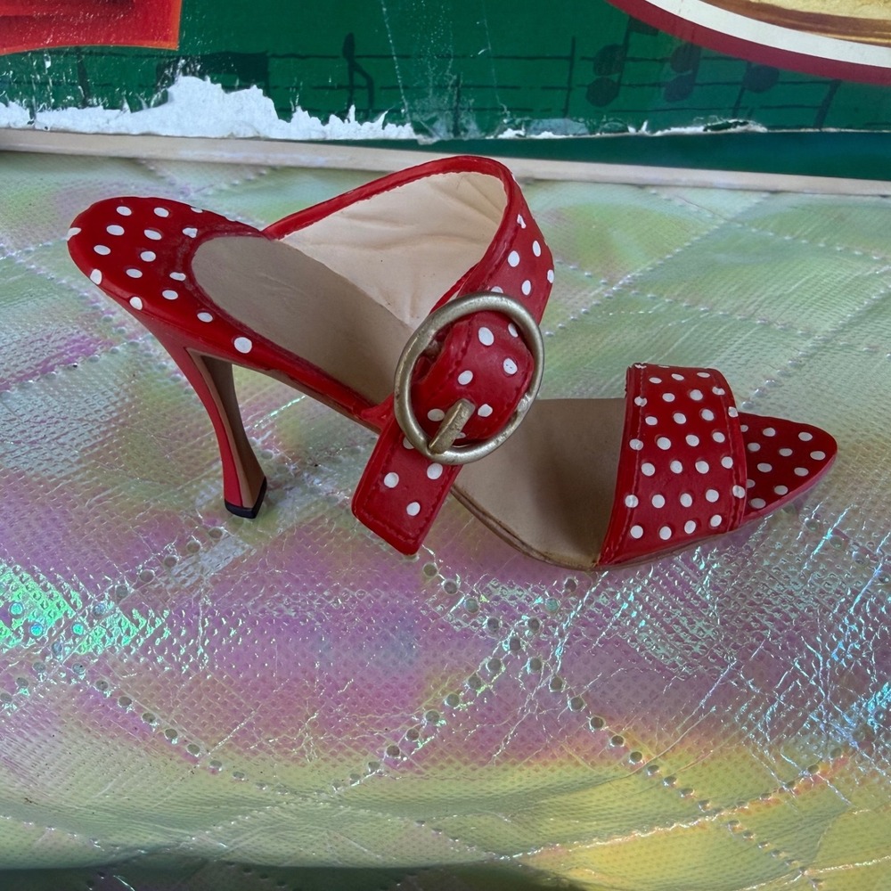 Just the Right Shoe by Raine Cherry 25360 Red Polka Dot Miniature Figurine 2002